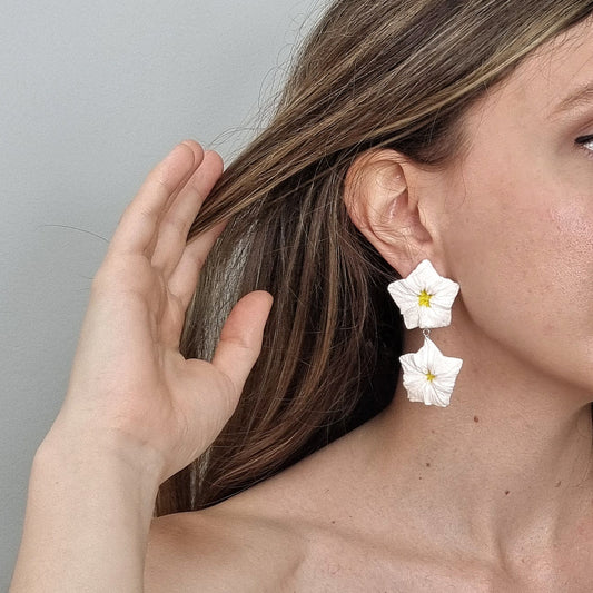 Pendiente tulipán blanco