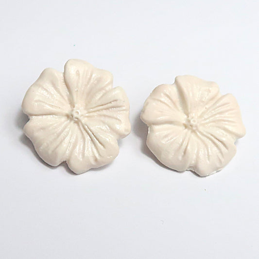 Pendiente amapola blanca