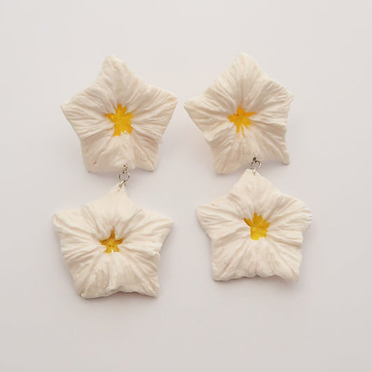 Pendiente tulipán blanco