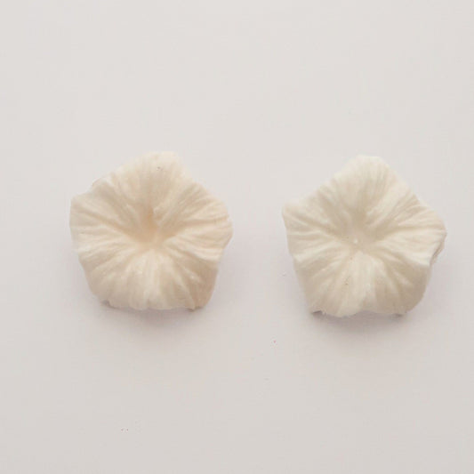 Pendiente tulipán blanco