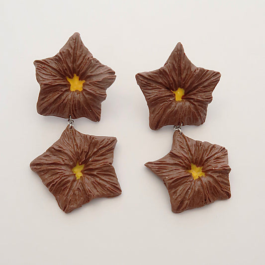 Pendiente tulipán marrón