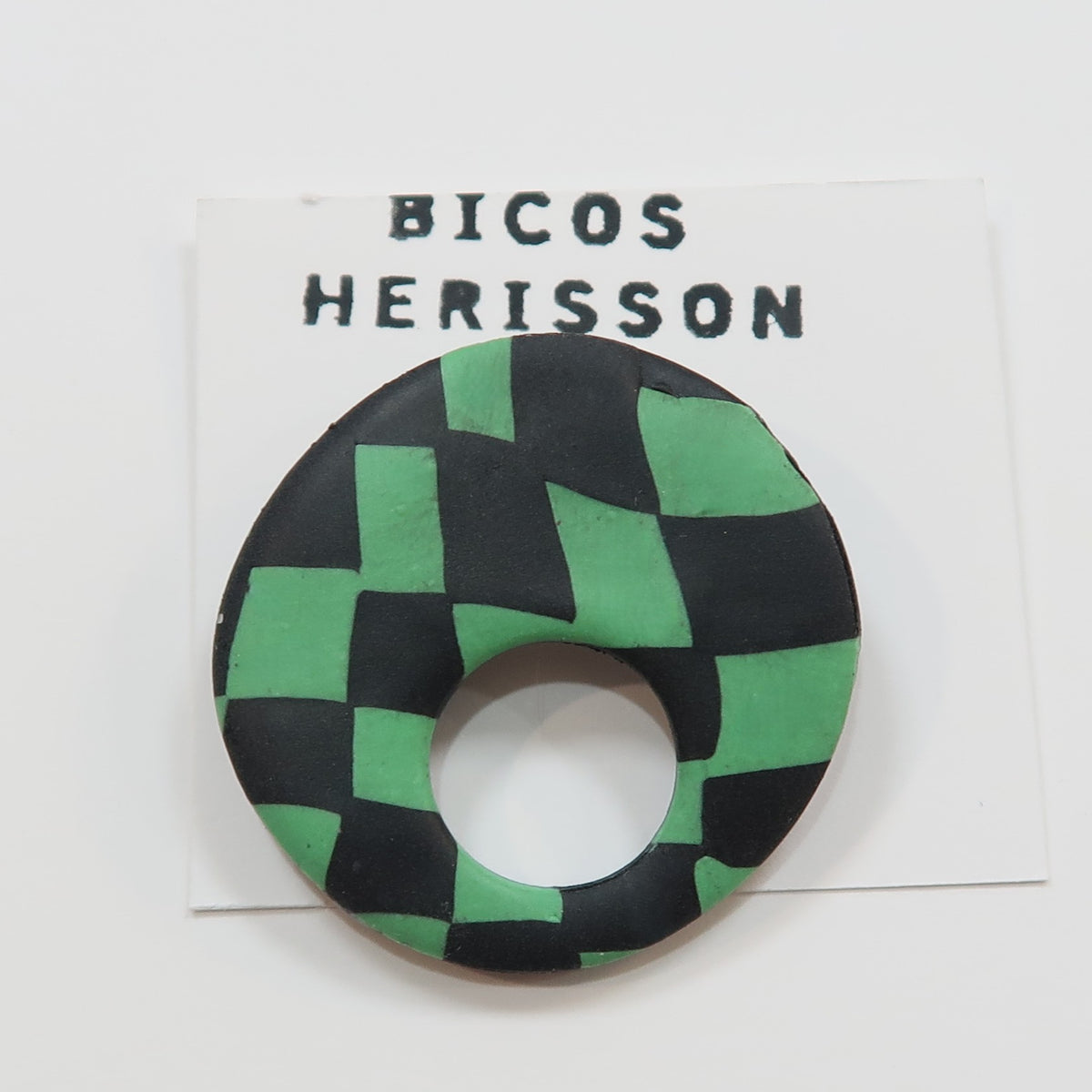 Broche cuelga gafas cuadros verde y negro