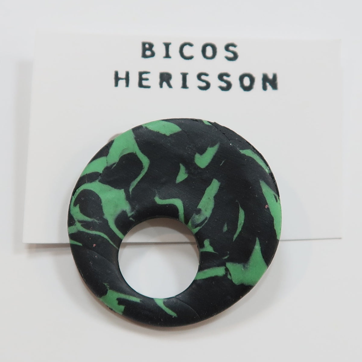 Broche cuelga gafas estampado
