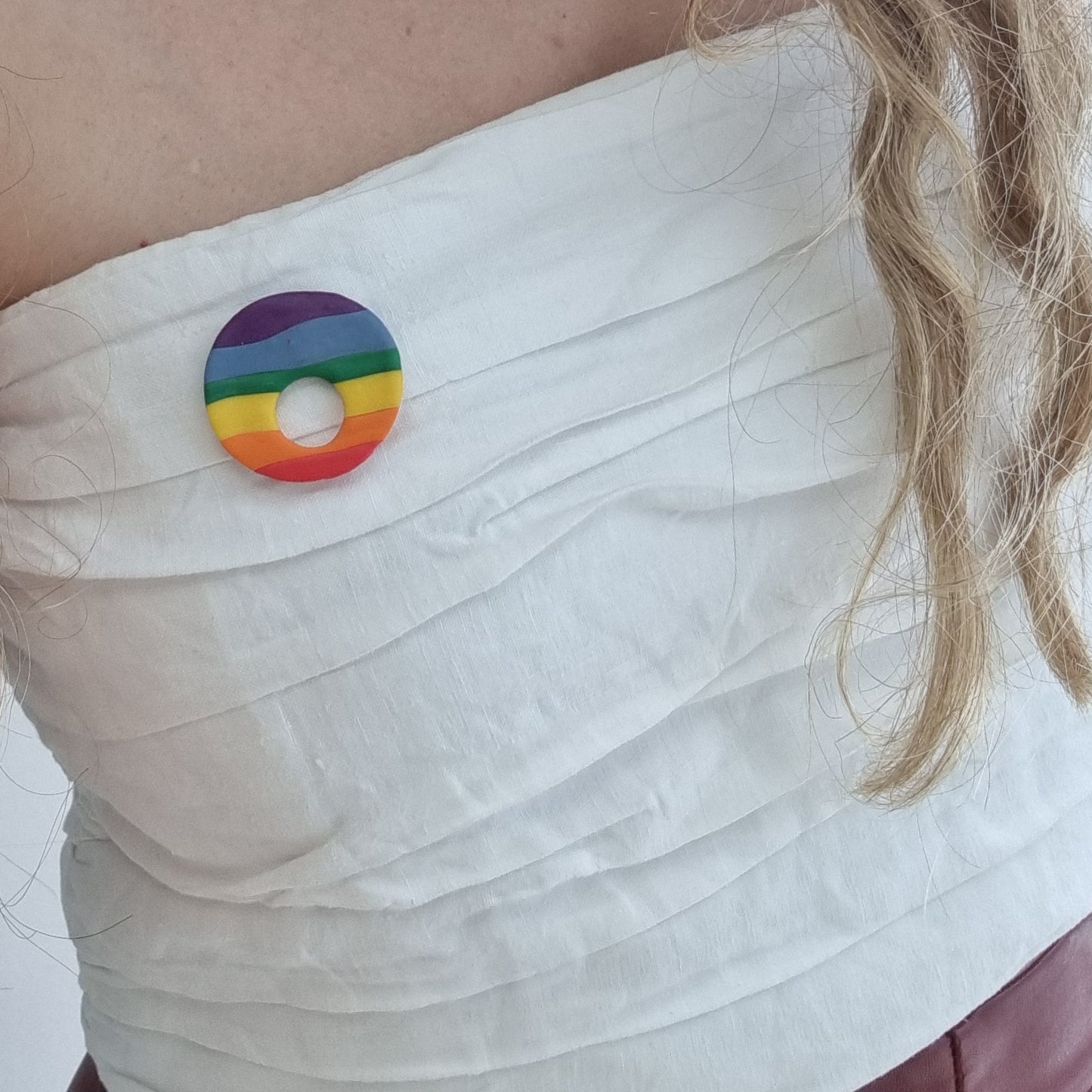 Broche cuelga Happy Pride
