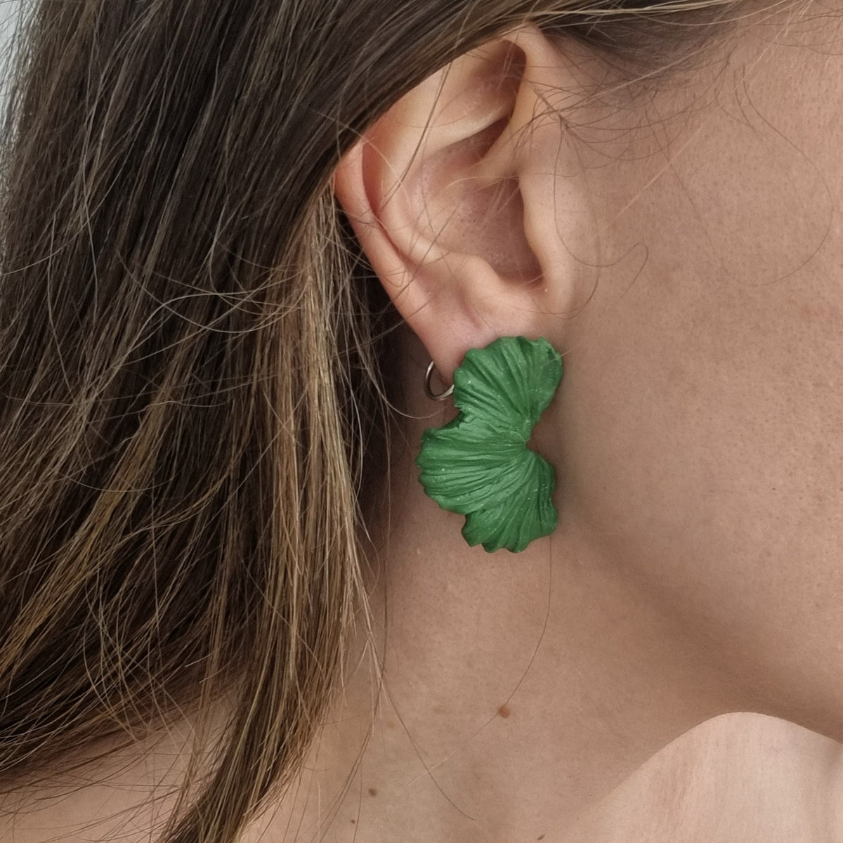 Pendiente pétalos jazmín verde