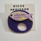 Broche cuelga gafas pez