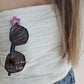 Broche cuelga gafas flor