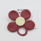 Broche cuelga gafas flor vino