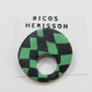 Broche cuelga gafas cuadros verde y negro