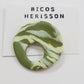 Broche cuelga gafas estampado