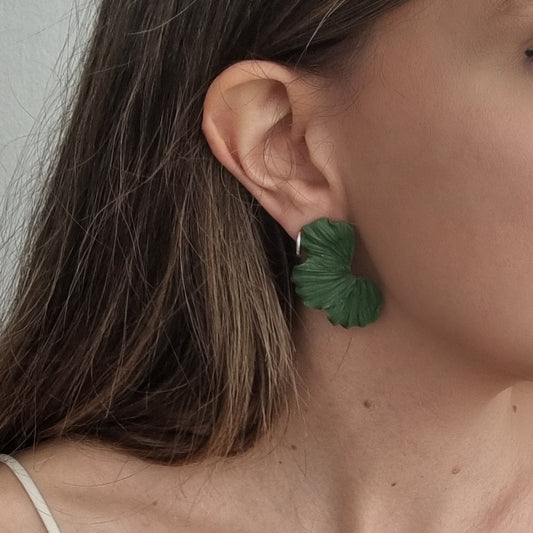 Pendiente pétalos jazmín verde