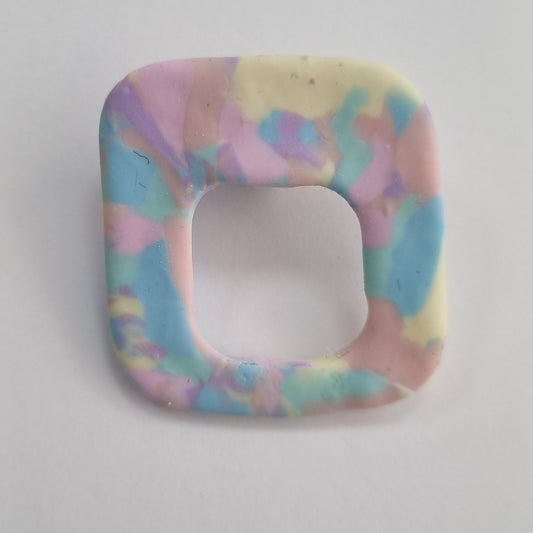 Broche cuelga gafas estampado