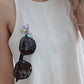 Broche cuelga gafas mariposa