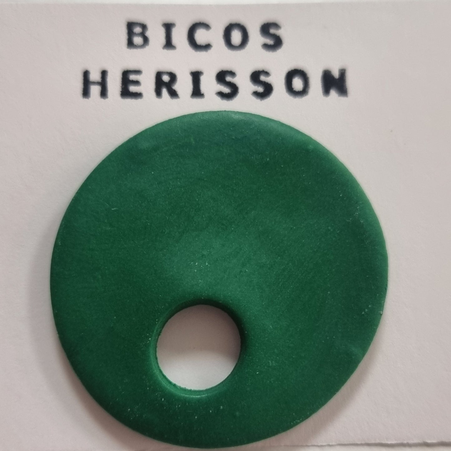 Broche cuelga gafas verde