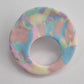 Broche cuelga gafas estampado